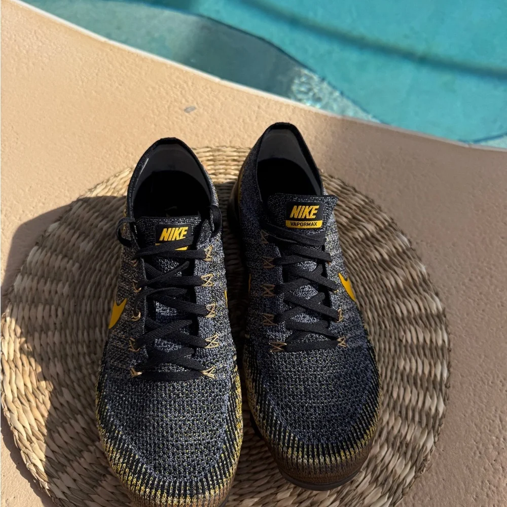 Nike Air VaporMax Flyknit Black Mineral Gold Men’s 11.5 Sneakers